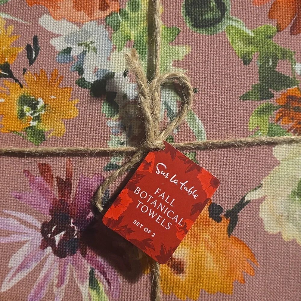 ♥️BUY 2 GET 1 FREE Sur La Table Fall Botanical Towels, Set of 2, Retail $29.95